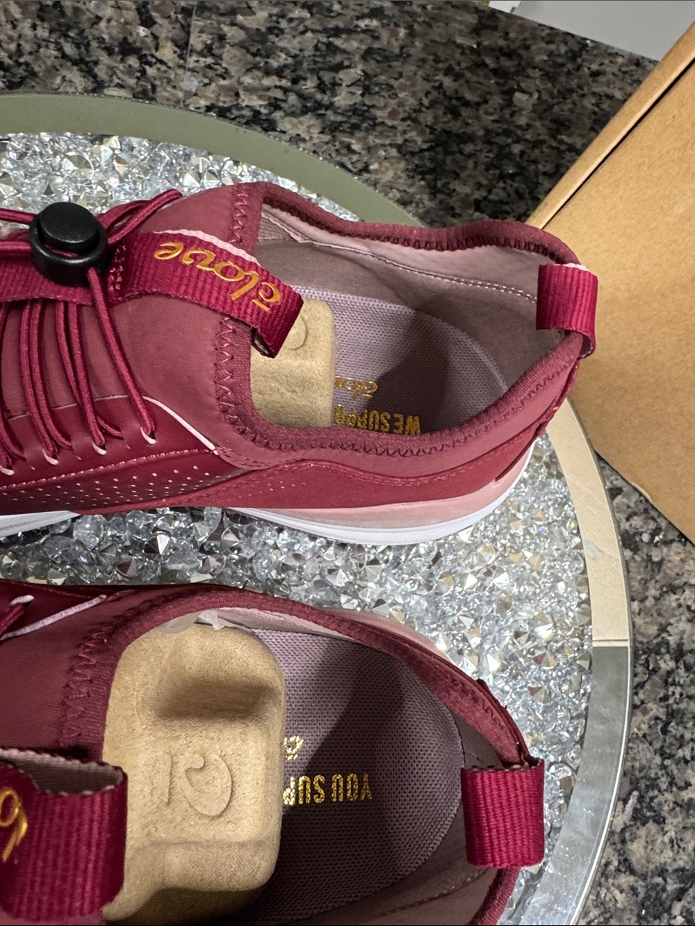 Clove limited edition classic Women's Burgundy and Pink Fashion Sneakers NEW 9 - Picture 11 of 15